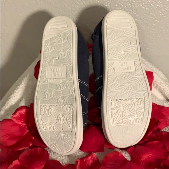Time and Tru Size 6 New Memory Foam Navy Shoes - Picture 5 of 7